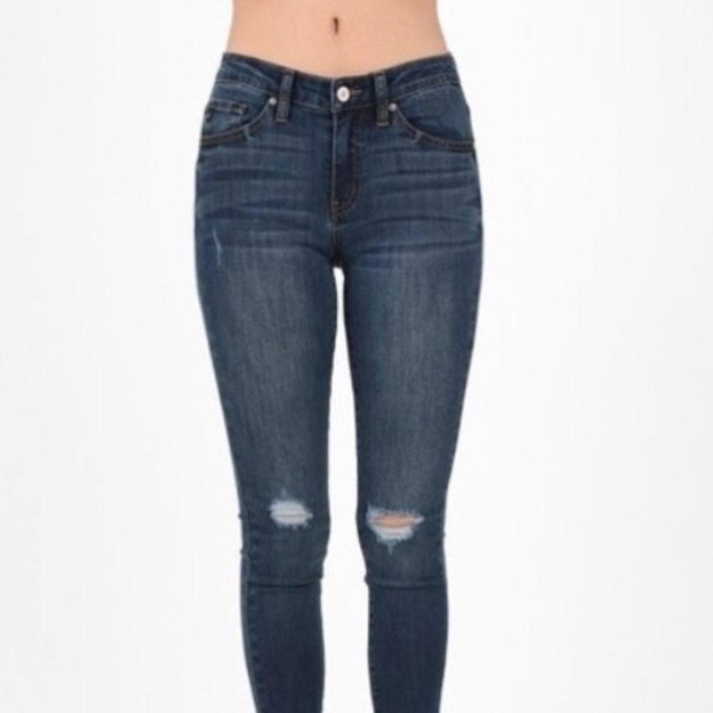 ❤️ Dark Wash Ripped Knee Skinny Stretch Jeans - Picture 2 of 6